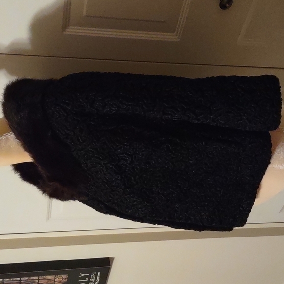 𝅺Vintage Persian Lamb Wool Jacket w/Mink fur collar Size: Small - Picture 4 of 10